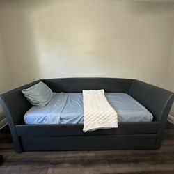 Twin Day Bed With Trundle