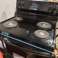 NEW Fridgidaire Electric Coil Stove