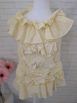 Downeast ruffle floral top size L