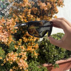 Sunglasses 100%