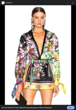 VERSACE SILK SET SHIRT AND SHORTS SIZE SMALL
