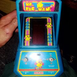 1981- COLECO -"Ms.Pac-Man Mini Arcade Game"