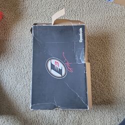 Reebok Question Mid  Quilted  White/Chalk/Gold Met. Retro 2000s  Size 11