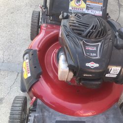 Brigstratton Push Mower Running Perfectly Working Condition Tested Before Buy It 5.50eex.  140$$ Cash Only 