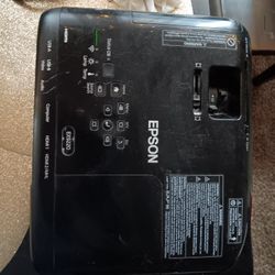 Epson Projector  3lco Wuxga Used A Couple Of Times