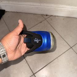 Electric  blue foamposites Men’s 10.5