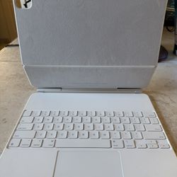 Magic Keyboard/Apple Pencil 