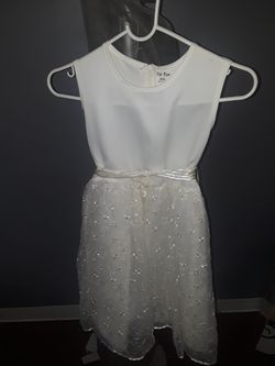 Wht sleeveless flower chiffon girls dress