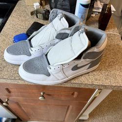 Air Jordan 1 high OG Stealth 