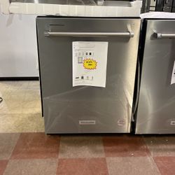 New KitchenAid Stainless Steel Dishwasher💢💢