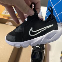 Brand New Size 7c Child Shoes Nike Kids Flex Runner 2