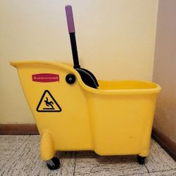 Rubbermaid Commercial Mop Bucket & Wringer (31 Qt.)
