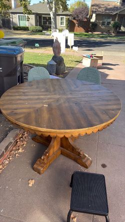 Table with set of 4 chairs