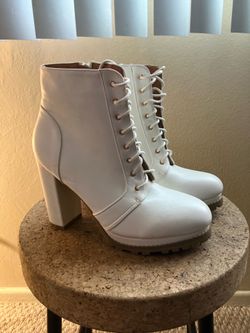 Brand new cute white boots