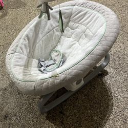 Graco Swing with Removable Rocker