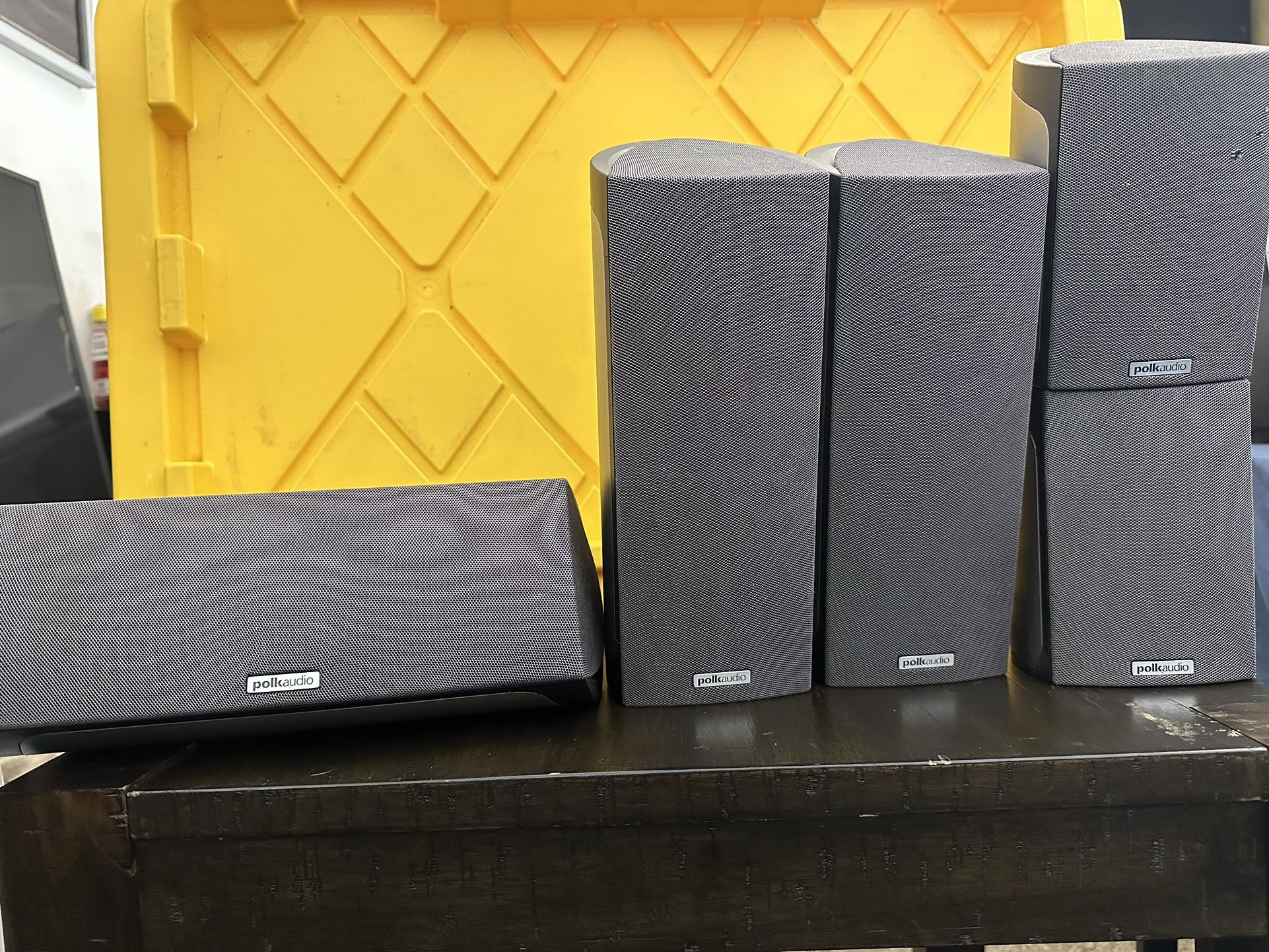 Lot of 5 : POLK AUDIO Satellite Speakers + Center RM201 RM101 RM202