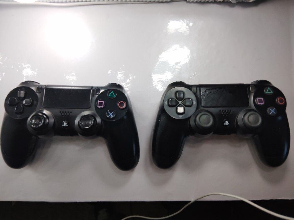 PS4 Controllers