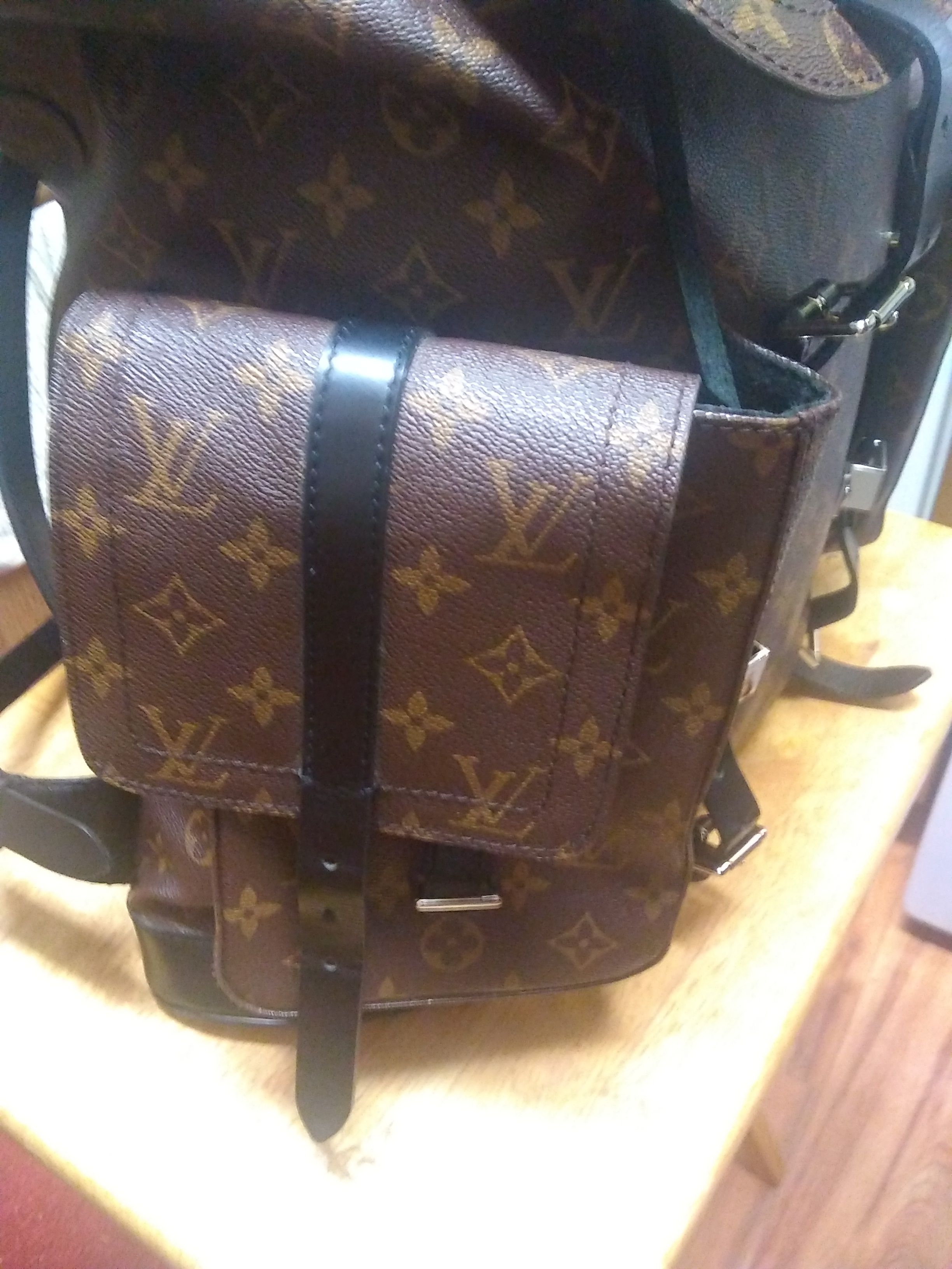 LV backpack for Sale in Tacoma, WA - OfferUp