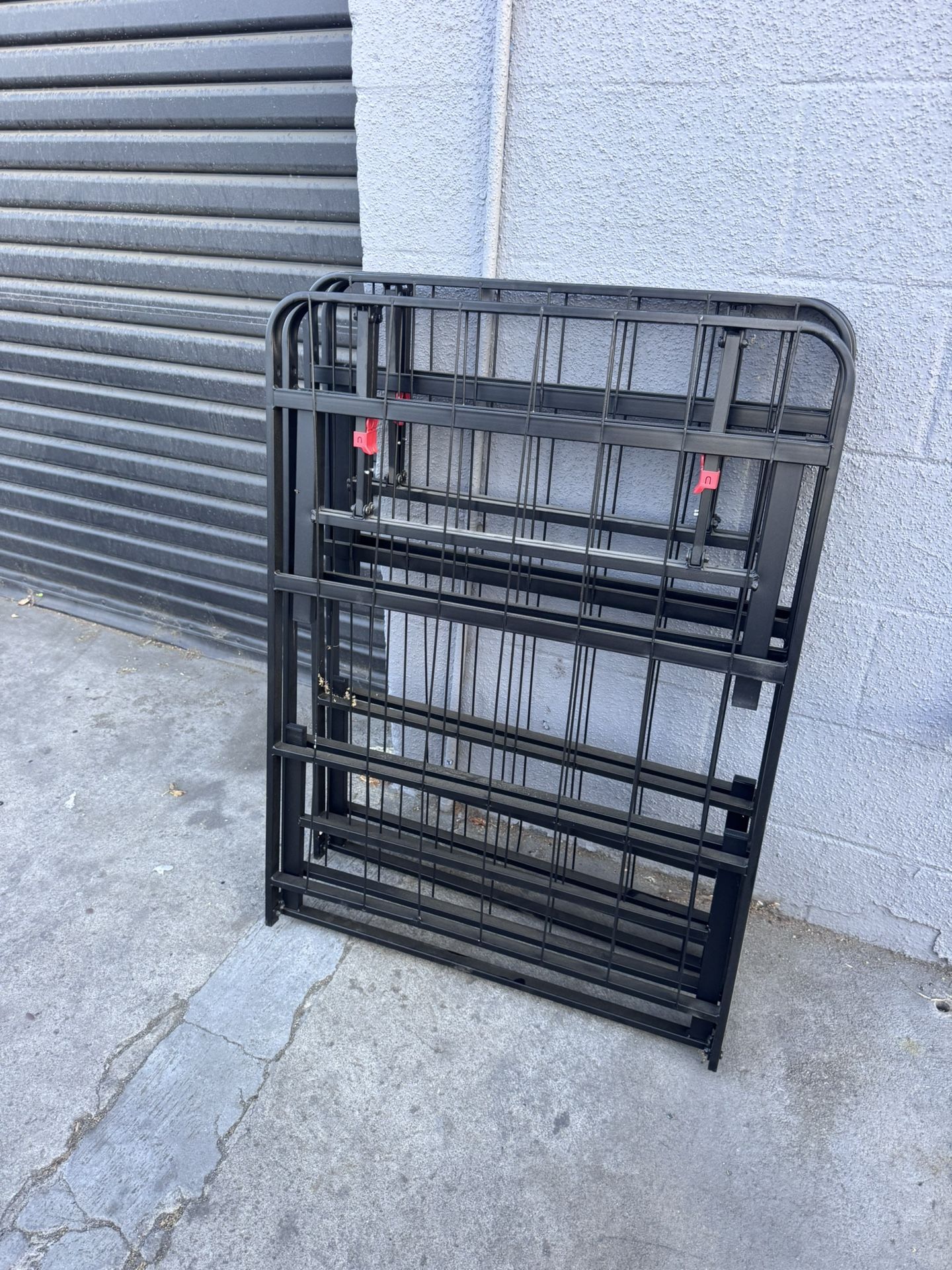 Queen Size Metal Bed Frame – Foldable & Heavy Duty