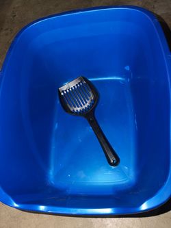 Blue Plastic Litter Box with Scoop
