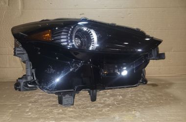 2021 2022 2023 MAZDA CX-30 CX30 RIGHT HEADLIGHT  LED ADAPTIVE OEM