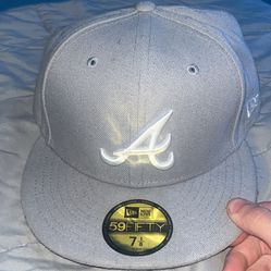 Light grey Atlantic Braves fitted hat