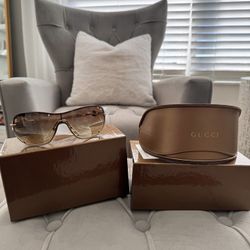 Gucci Gold And White Tone Link Crystal Aviator Sunglass GG 4231 Gradient Lens For Women