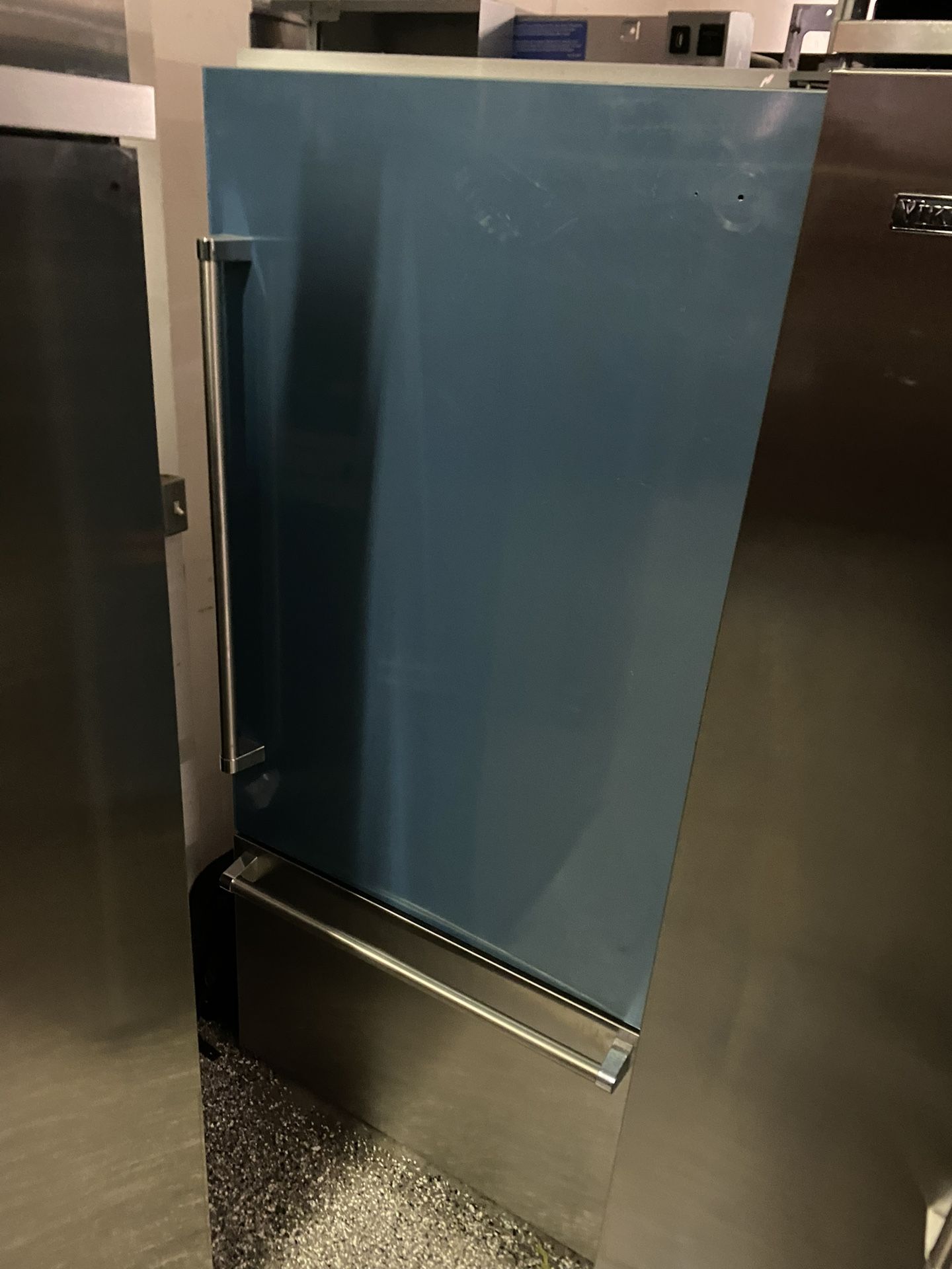 Viking 36β Built In Bottom Freezer Refrigerator