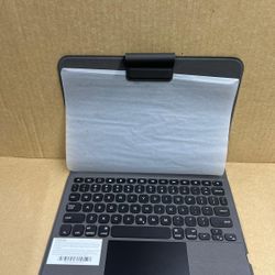 UAG Rugged Bluetooth Keyboard with trackpad 
iPad 10.2”
7/8/9 GEN 
MINT CONDITION 👌🏽👌🏽

