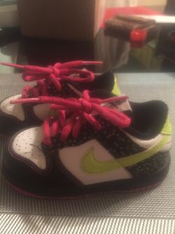 Nike kids sise 6