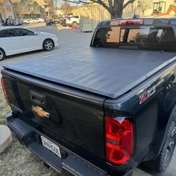 Chevy Colorado and GMC Canyon bed cover