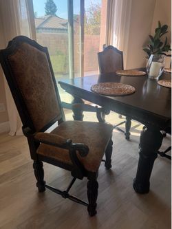 Dining room set with 4 chairs