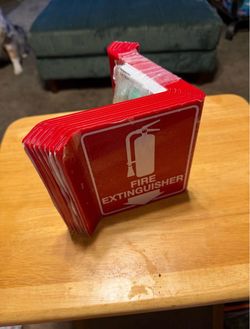 8 Acrylic Fire Extinguisher Signs