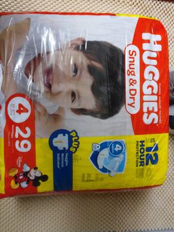 Huggies snug and dry pampers brand new size 4