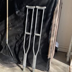 Crutches 