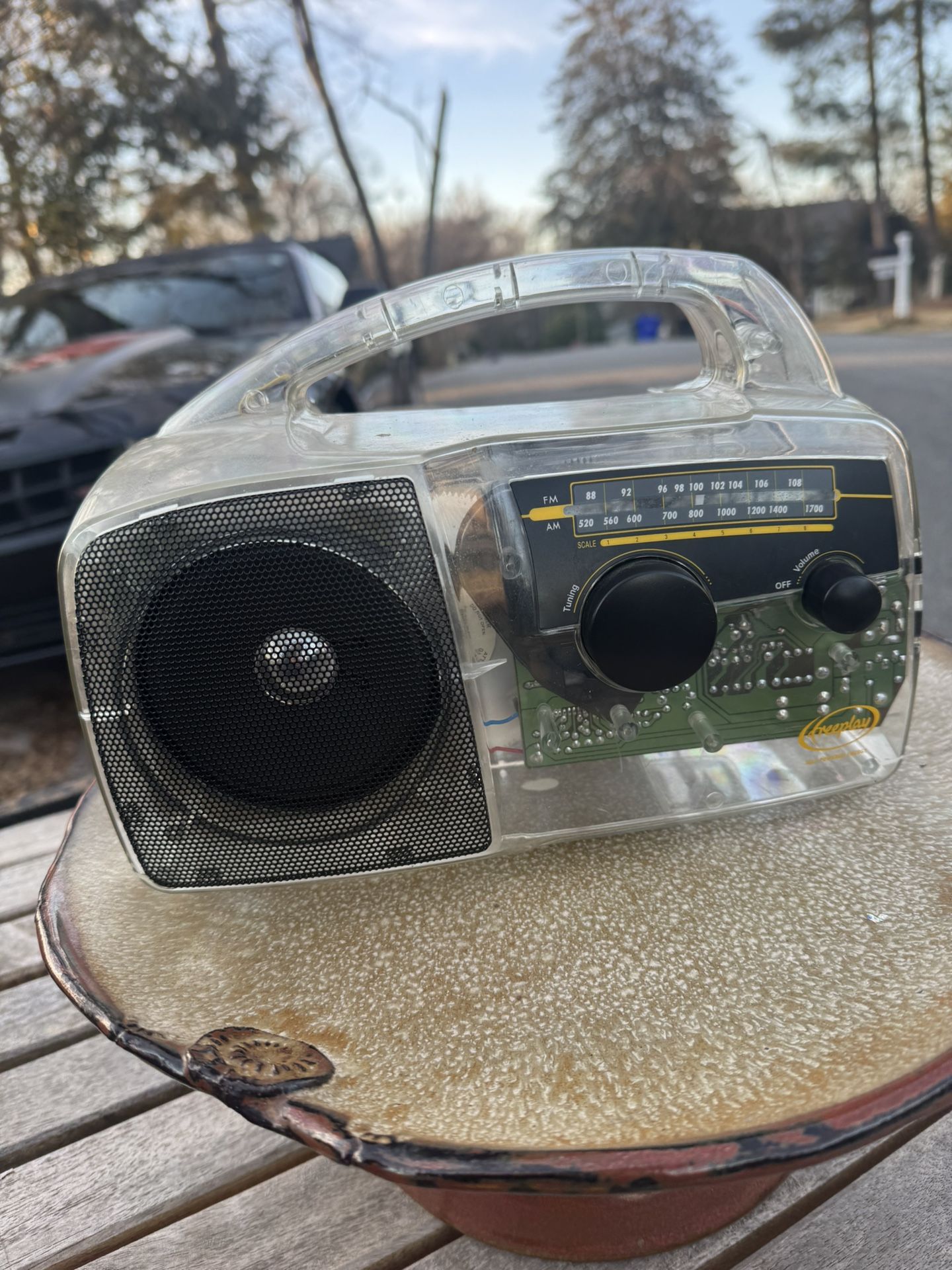 Vintage Solar Wind Up Radio