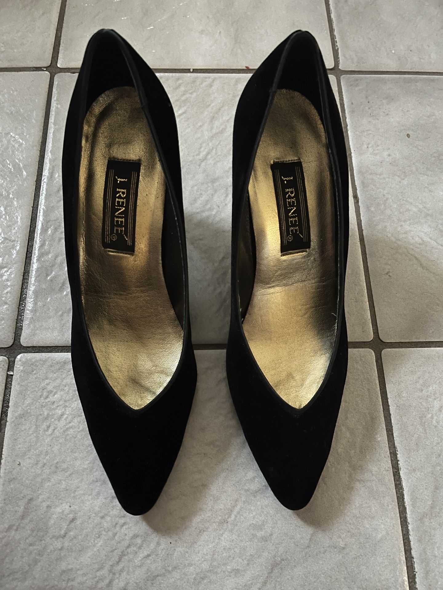 J. Renee woman’s Black suede Heels size 9