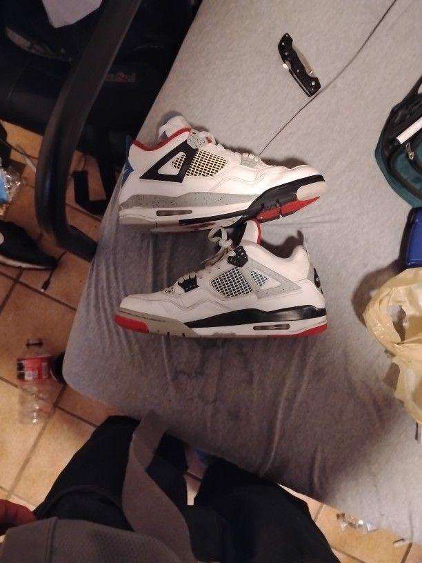 Jordan 4s