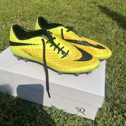 Hypervenom 1 Volt Size 8 