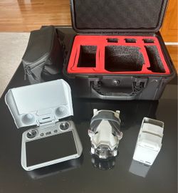 DJI Mini 4 Pro Folding Drone with RC 2 Remote (With Screen) Fly More Combo, 4K HDR Video Camera for Adults, Under 249g, Omnidirectional Sensing, 3 Bat