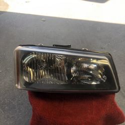 Silverado Headlight 04/06 RH