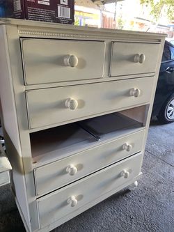 Dresser