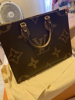 Louis Vuitton Onthego On The Go Mm Giant Reverse Monogram M45039 Brown Coated Canvas Tote new authentic