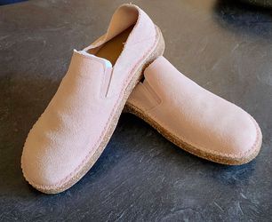 Birkenstock Callan slip-on shoes in soft pink suede