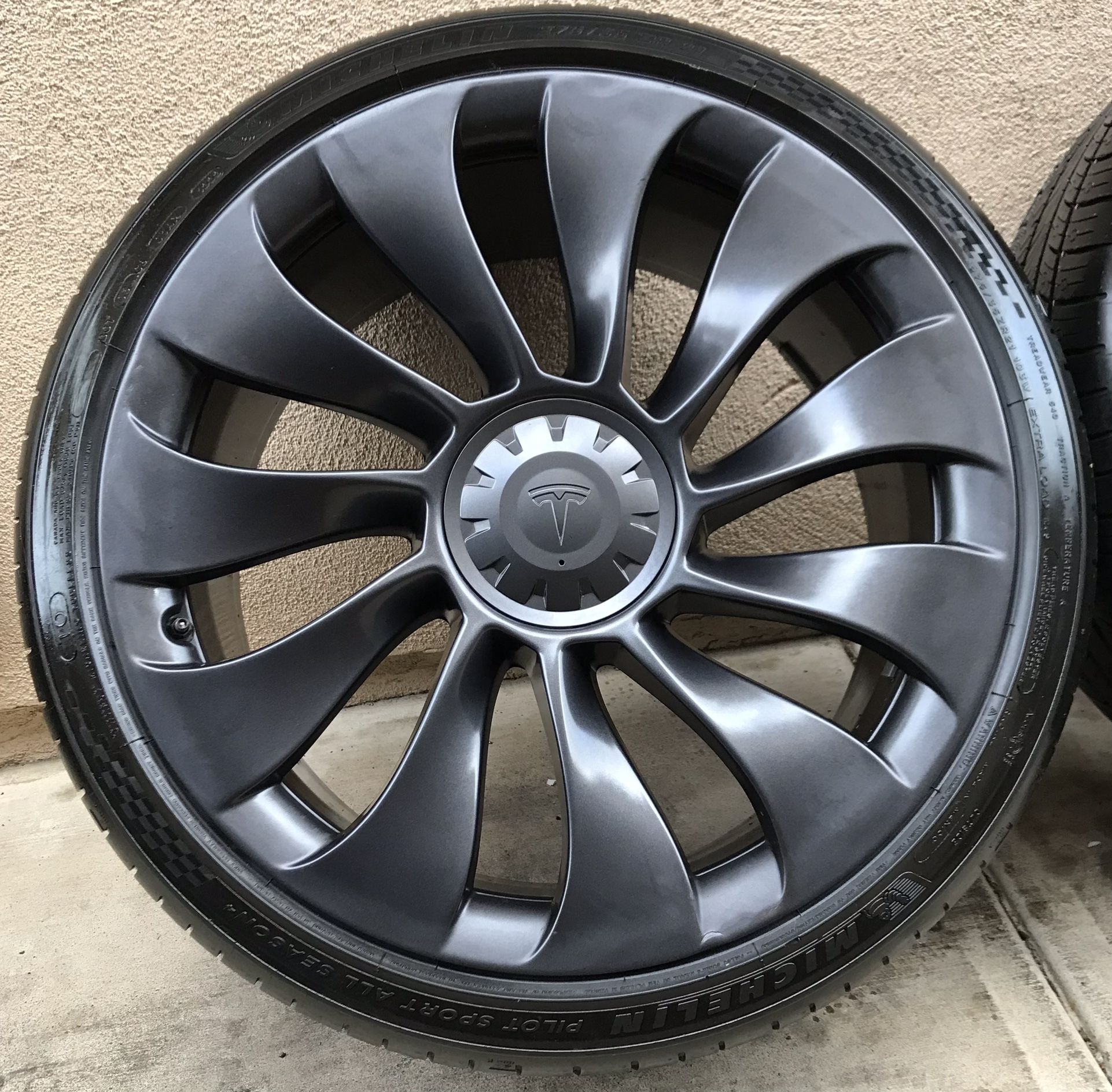 Tesla Model Y 21 inch Uberturbin Michelin tires for Sale in Yorba Linda