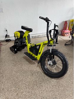 Finn Cycle Golf Scooter with 2 Batteries + Cooler Included