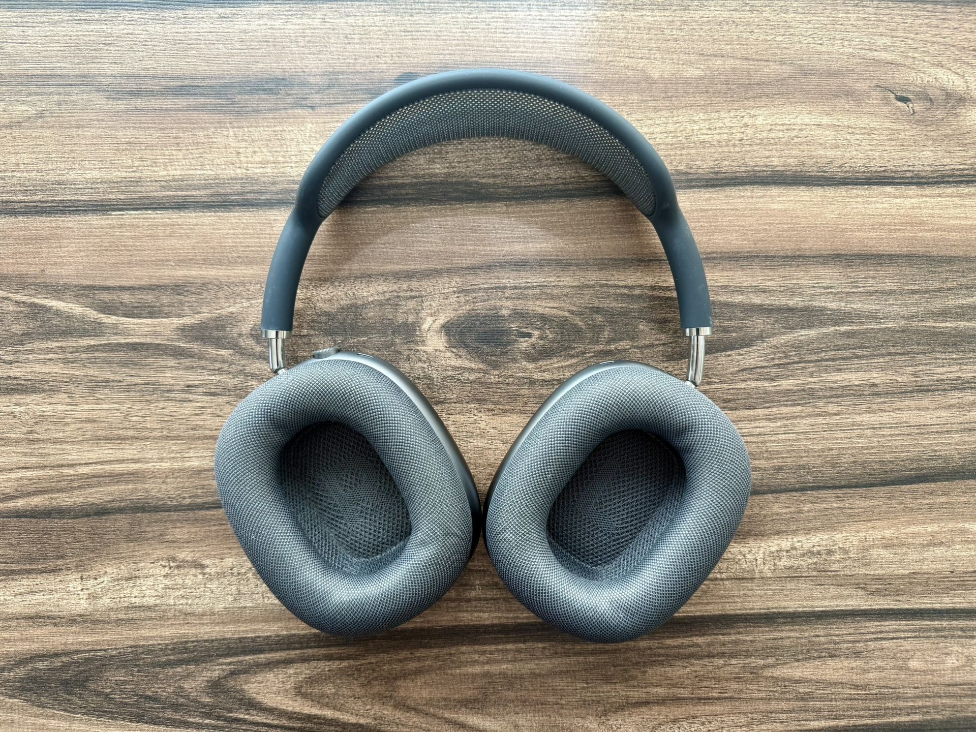 Apple AirPods Max – Space Gray + Smart Case + Extras