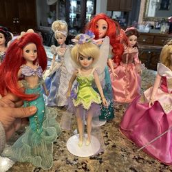 7 Delux Disney Princess Dolls