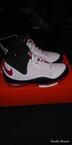 Nike zoom size 9.5 (new)