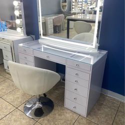 Make Up Vanity